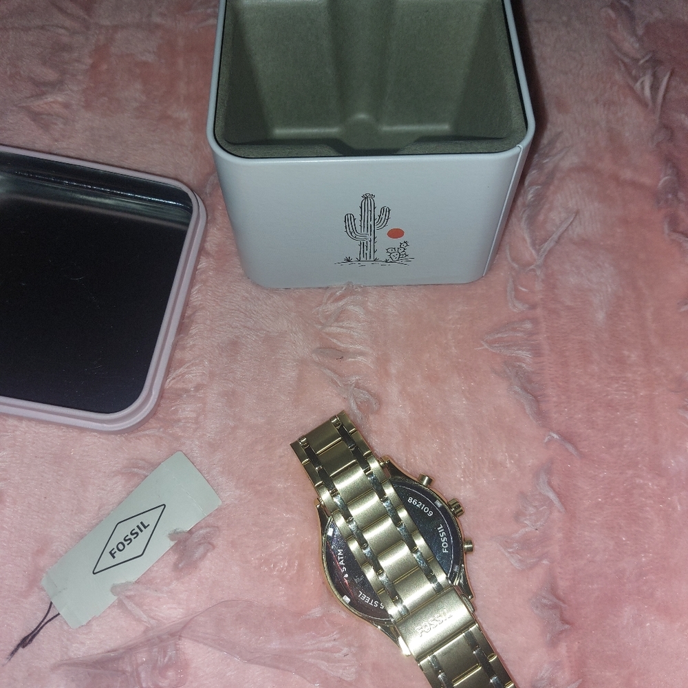 Fossil Watch Color: Gold - Picture 6 of 8